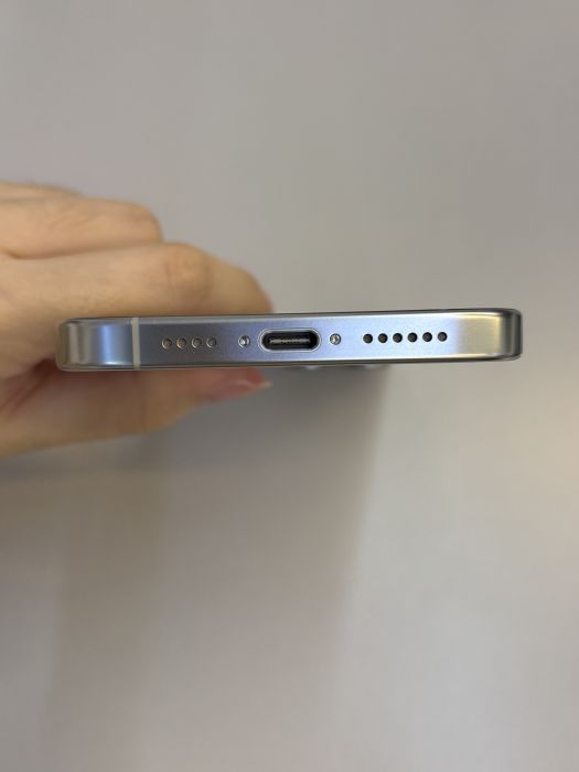 iPhone 16 Pro Max · 4/9