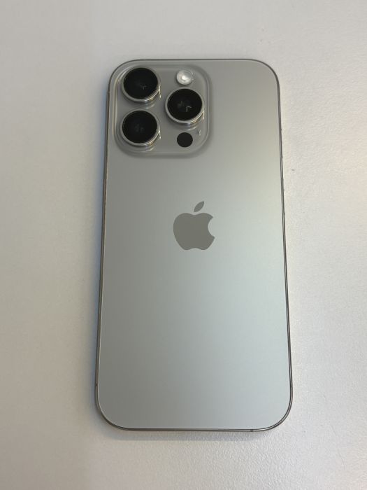 iPhone 16 Pro · 1/9