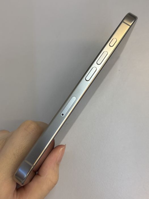 iPhone 16 Pro · 2/9