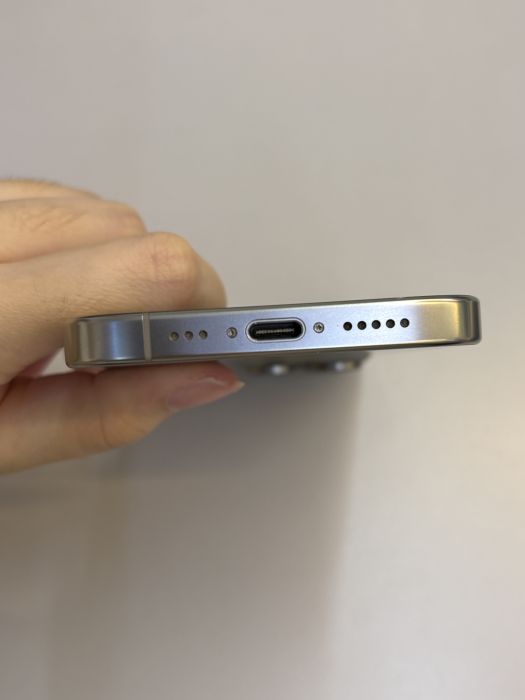 iPhone 16 Pro · 4/9