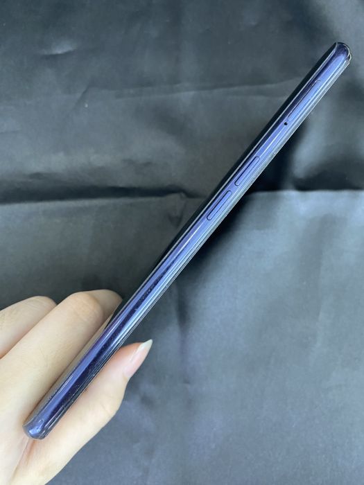 OPPO Reno 3 · 3/8